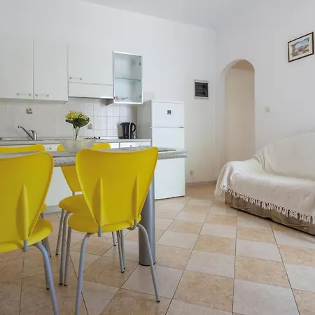 2 Bedroom Beautiful In *